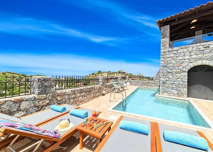 Acrothea Heated Pool Villa *