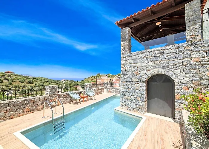 Acrothea Heated Pool Villa *