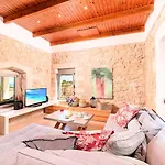 Villa Acrothea Heated Pool Chania (Crete)