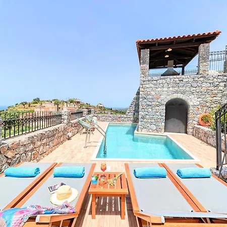 וילה Acrothea Heated Pool