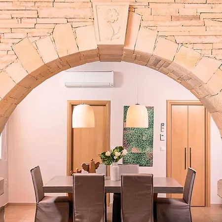 וילה Acrothea Heated Pool *