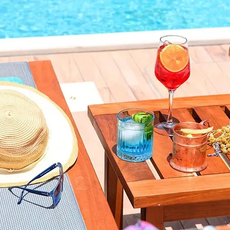 וילה Acrothea Heated Pool *