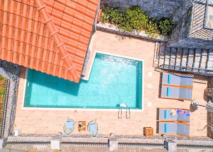 Acrothea Heated Pool Вилла