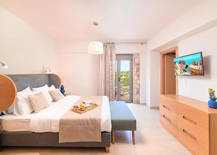 Acrothea Heated Pool * Ханья