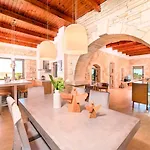 Acrothea Heated Pool וילה