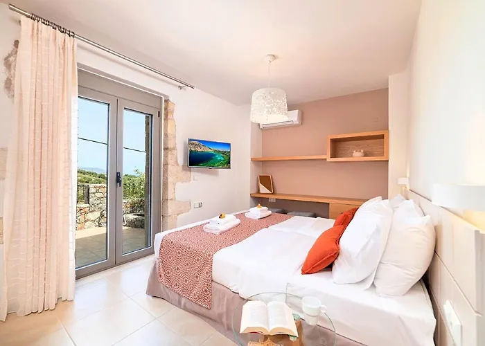 Vila Acrothea Heated Pool *